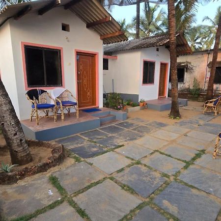 Prafulla Homestay การ์วาร์ ภายนอก รูปภาพ