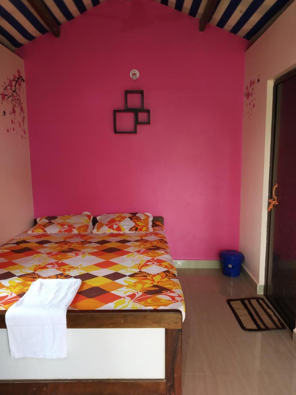 Prafulla Homestay การ์วาร์ ภายนอก รูปภาพ